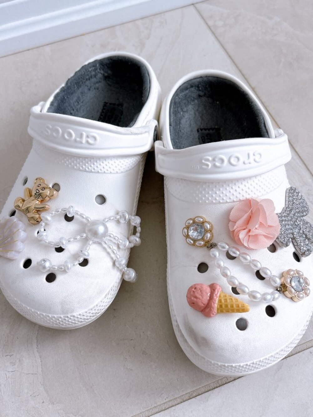 90% NEW CROCS WITH ALL CROCS CHARMS
